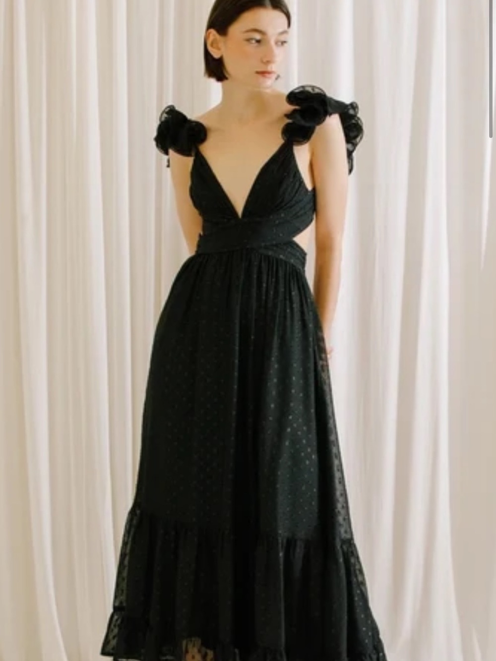 Storia Black Ruffled Shoulder V‑Neck Maxi Dress